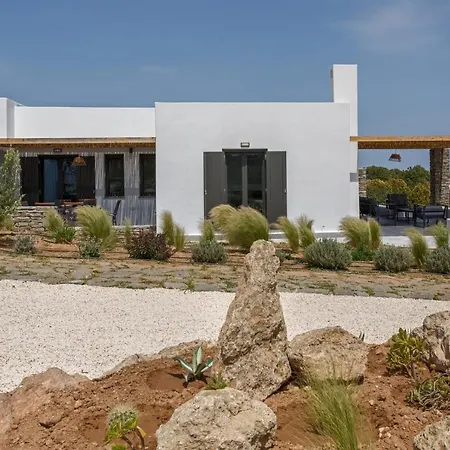 Vastblue Of Paros 4* أمبيلاس