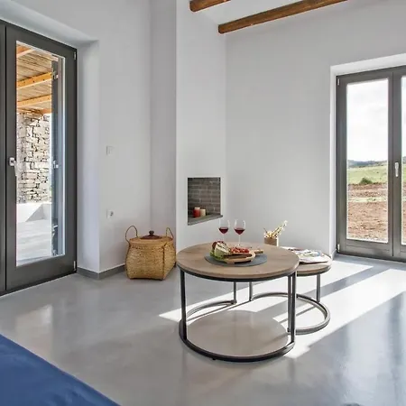 Vastblue Of Paros Apartahotel 4*